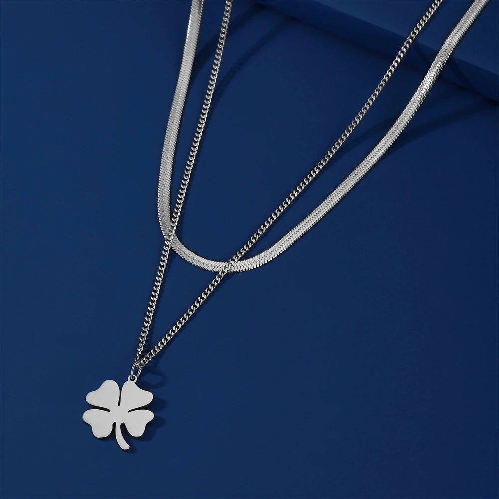 🍀 Collier Trèfle Porte-Bonheur “Cazador” – Double Chaîne Dorée en Acier Inoxydable (2026)
