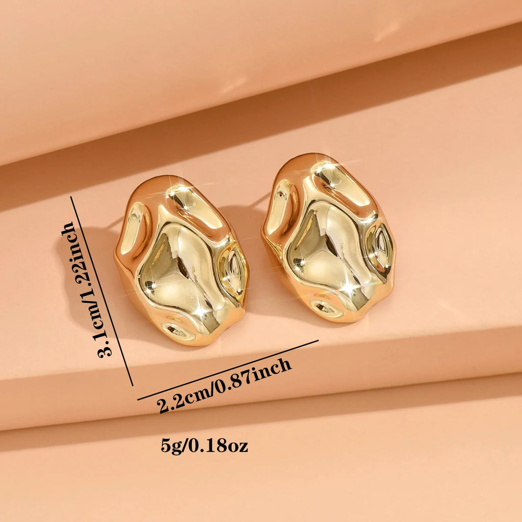 Boucles d’Oreilles Clous Fleur Dorée Vintage – Design Géométrique Élégant pour Femme