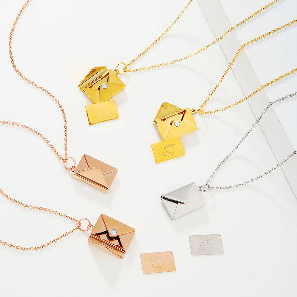 💌 Éternelle Lettre d’Amour – Collier Enveloppe en Acier Inoxydable
