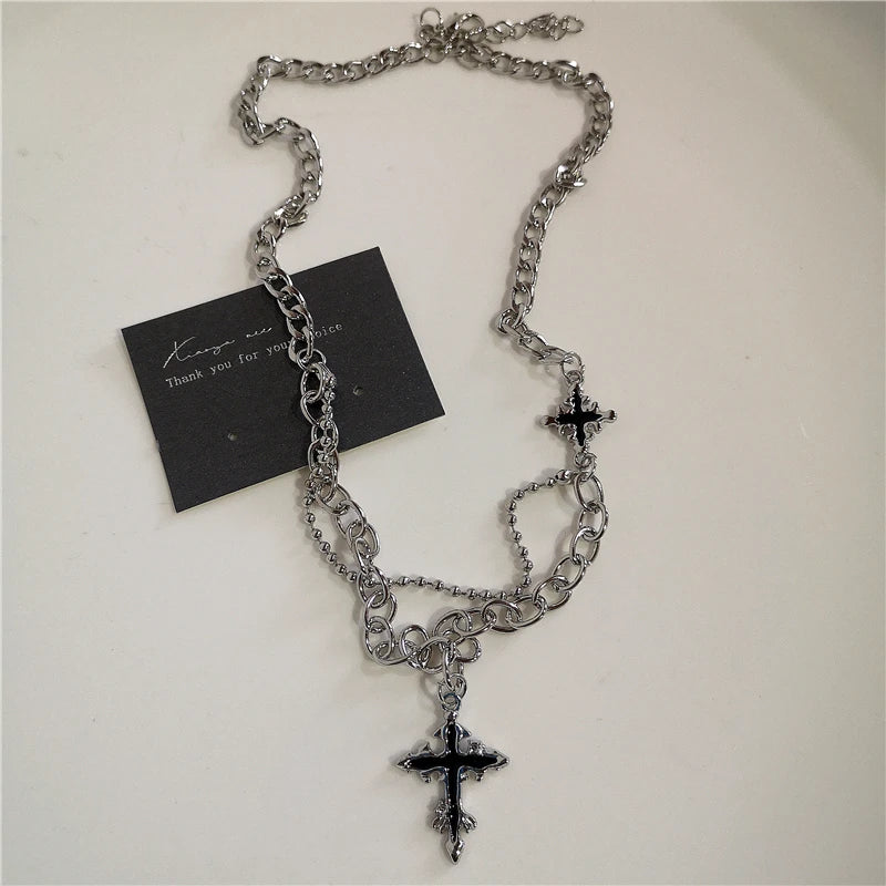 Collier Pendentif Cœur Noir et Croix – Style Punk Rock et Gothique, Bijou Unisexe