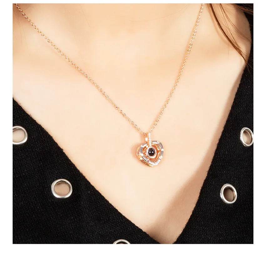 Collier Projection « Je t’aime » en 100 Langues – Bijou Romantique pour Couples et Amoureux
